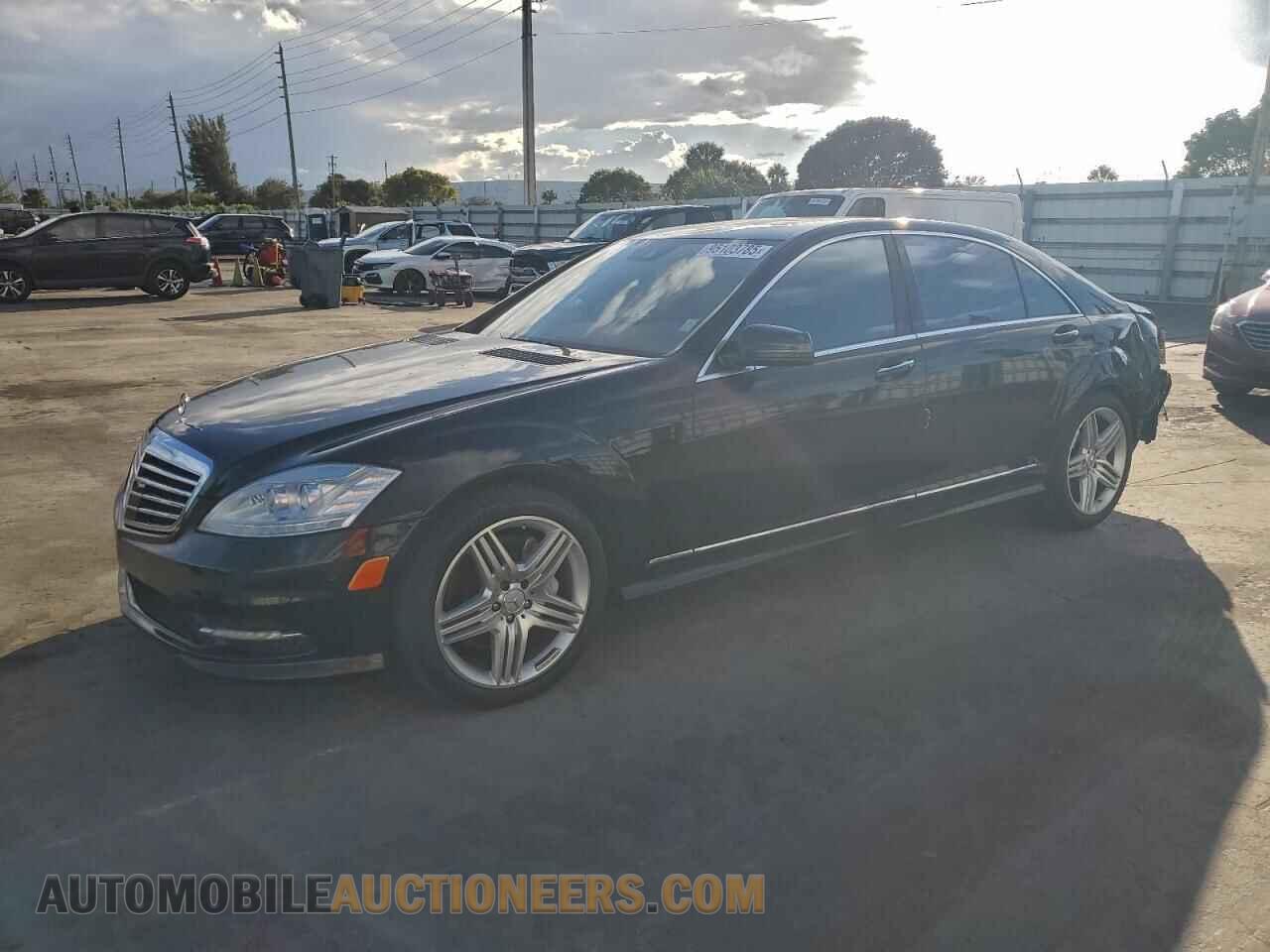 WDDNG7DB9DA532696 MERCEDES-BENZ S-CLASS 2013