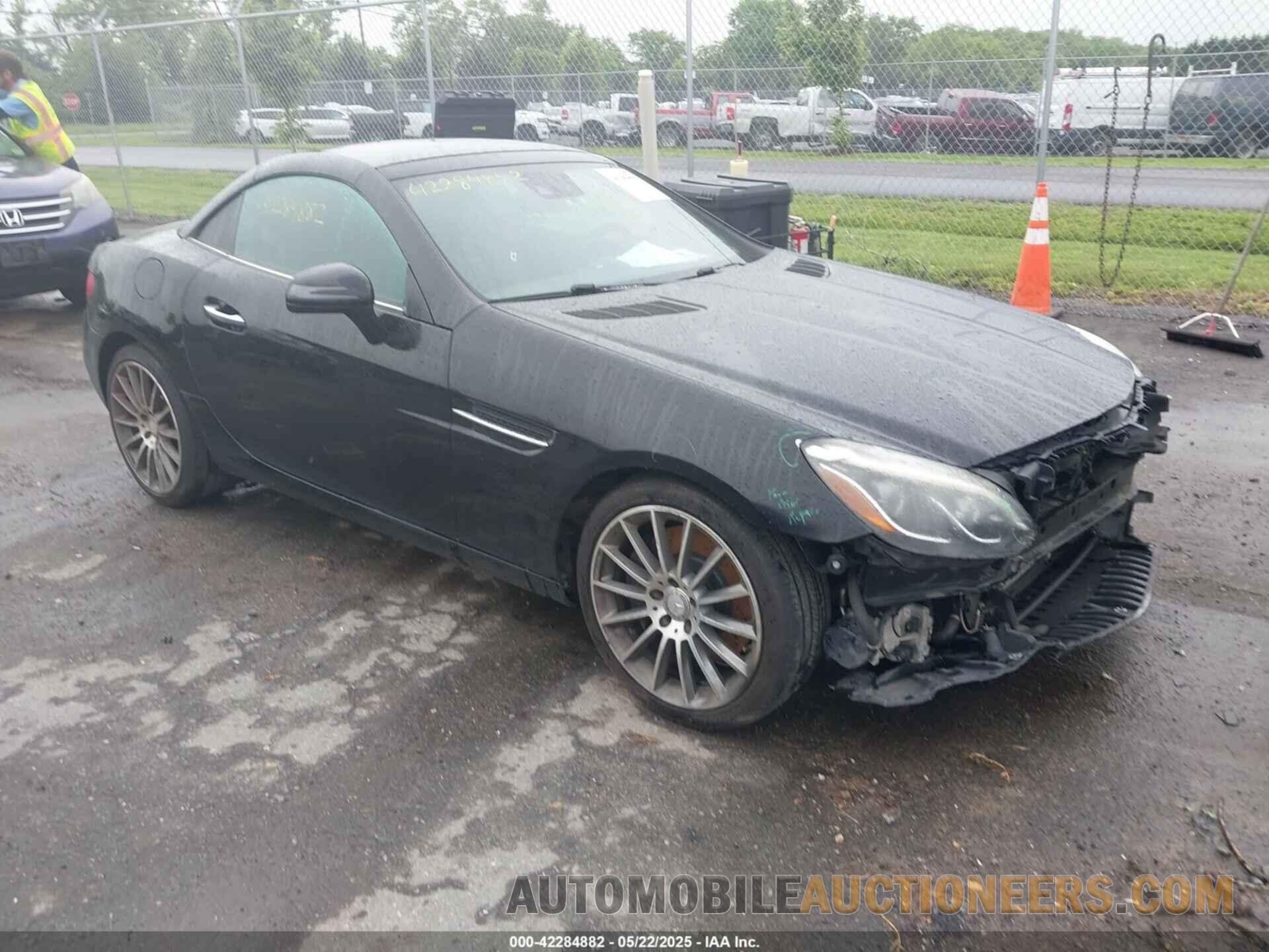 WDDPK3JA4HF128001 MERCEDES-BENZ SLC 300 2017