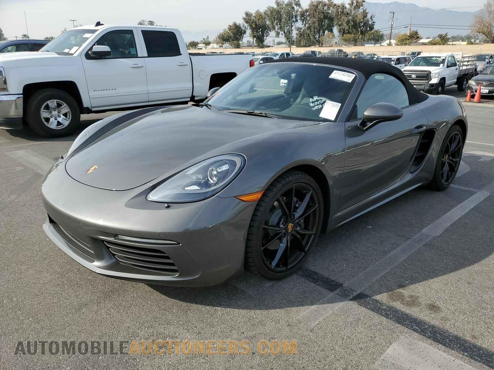 WP0CA2A80JS210565 Porsche 718 Boxster 2018