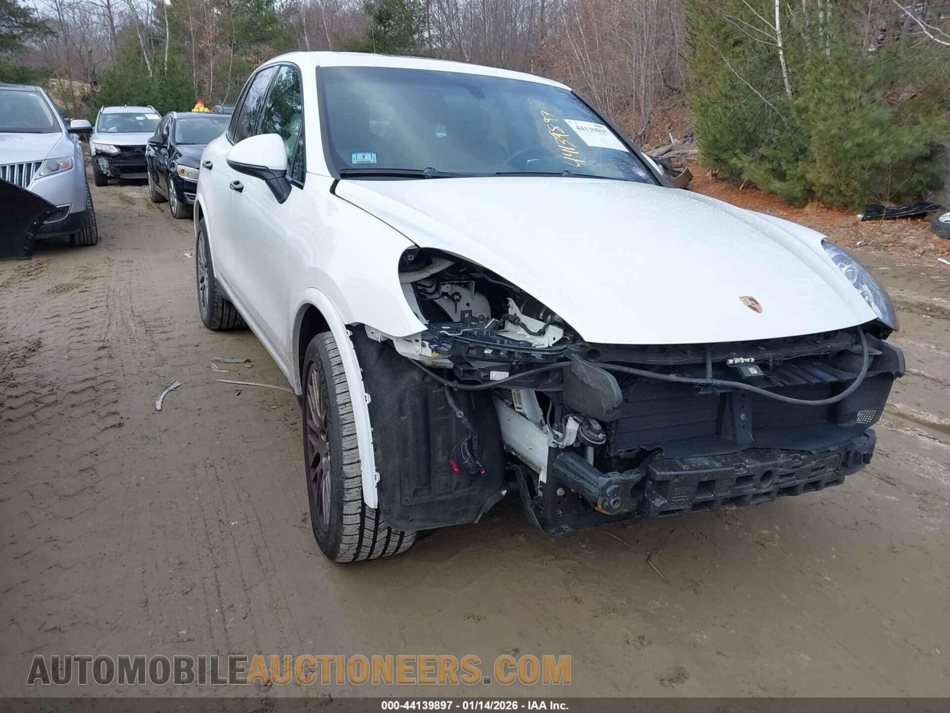 WP1AA2A20HKA80413 PORSCHE CAYENNE 2017