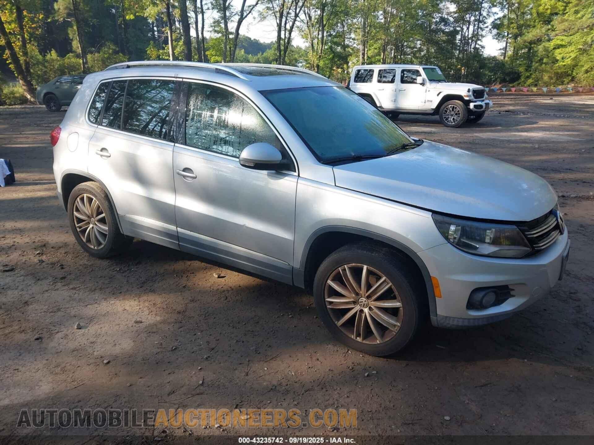 WVGAV7AX2CW557824 VOLKSWAGEN TIGUAN 2012