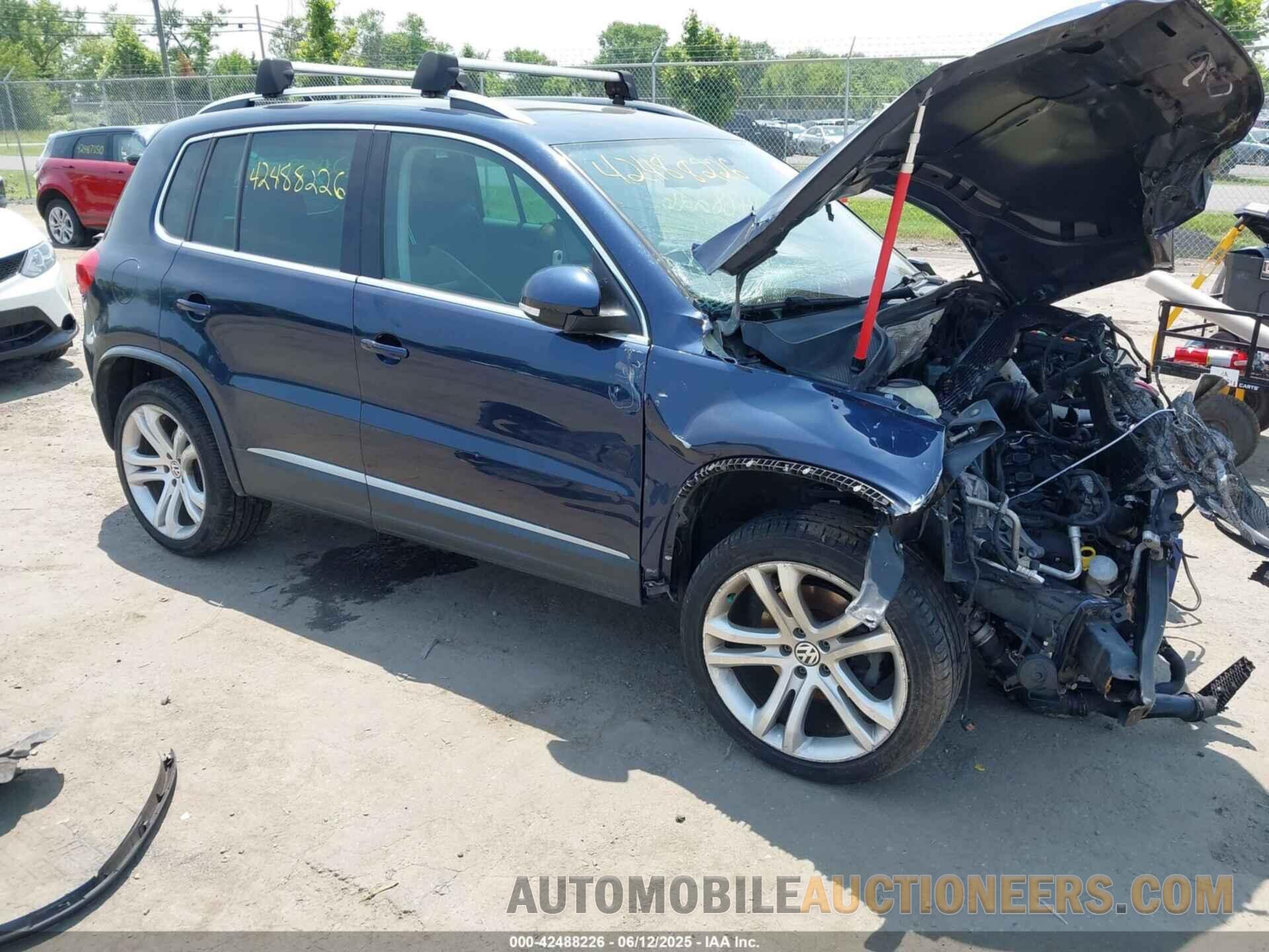 WVGAV7AX2GW560938 VOLKSWAGEN TIGUAN 2016