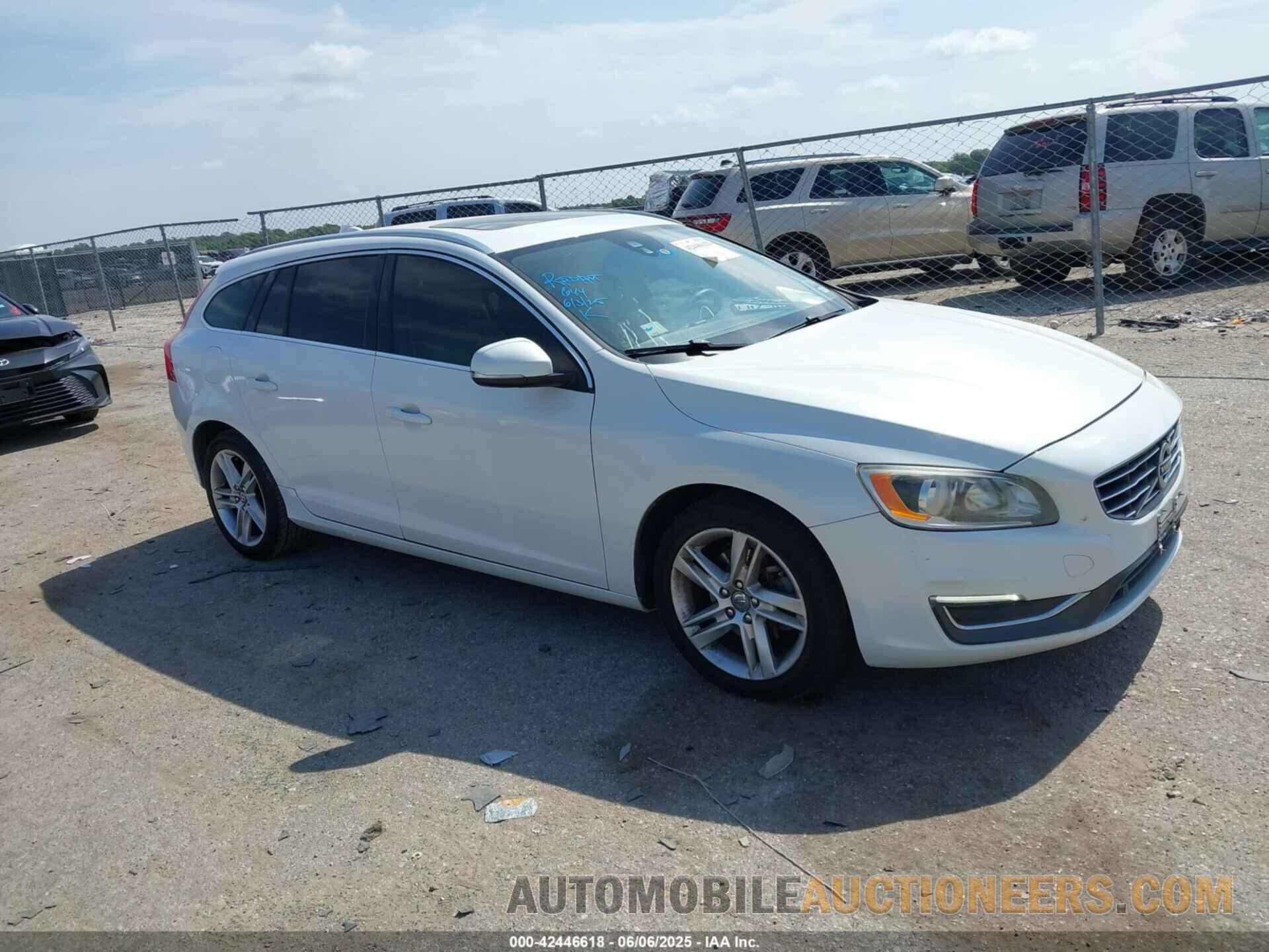 YV140MEB5F1190586 VOLVO V60 2015
