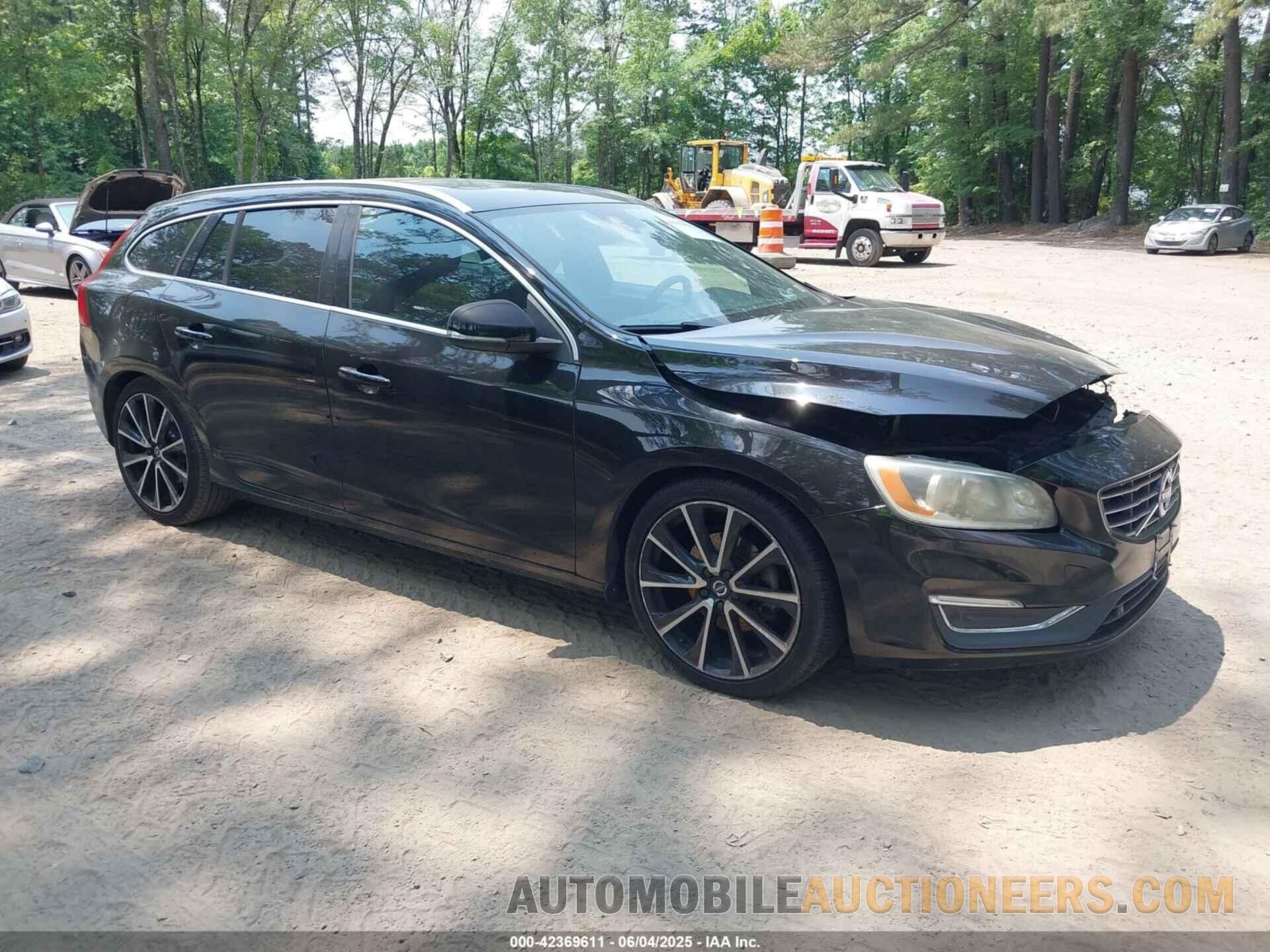 YV140MEK7G1298130 VOLVO V60 2016