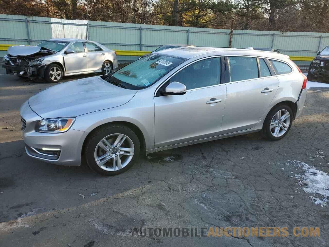 YV140MEK9F1261319 VOLVO V60 2015
