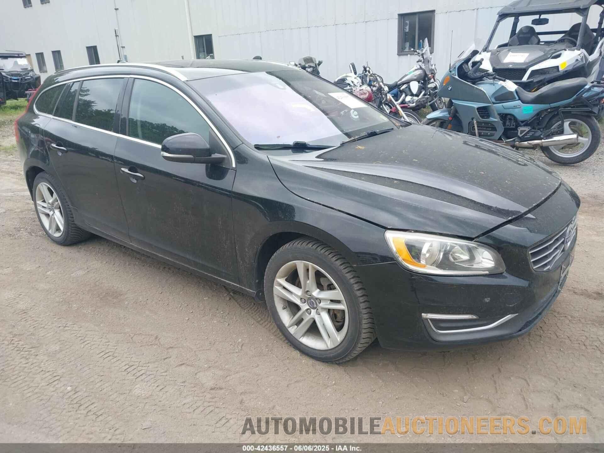 YV1612SB7F1208813 VOLVO V60 2015
