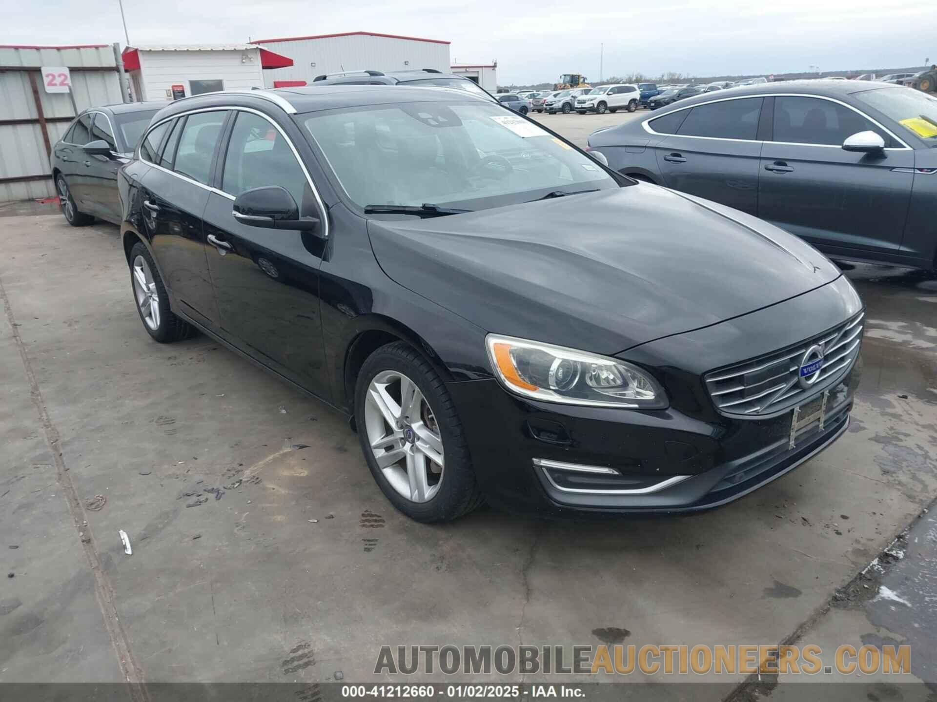 YV1612SM8F1222138 VOLVO V60 2015