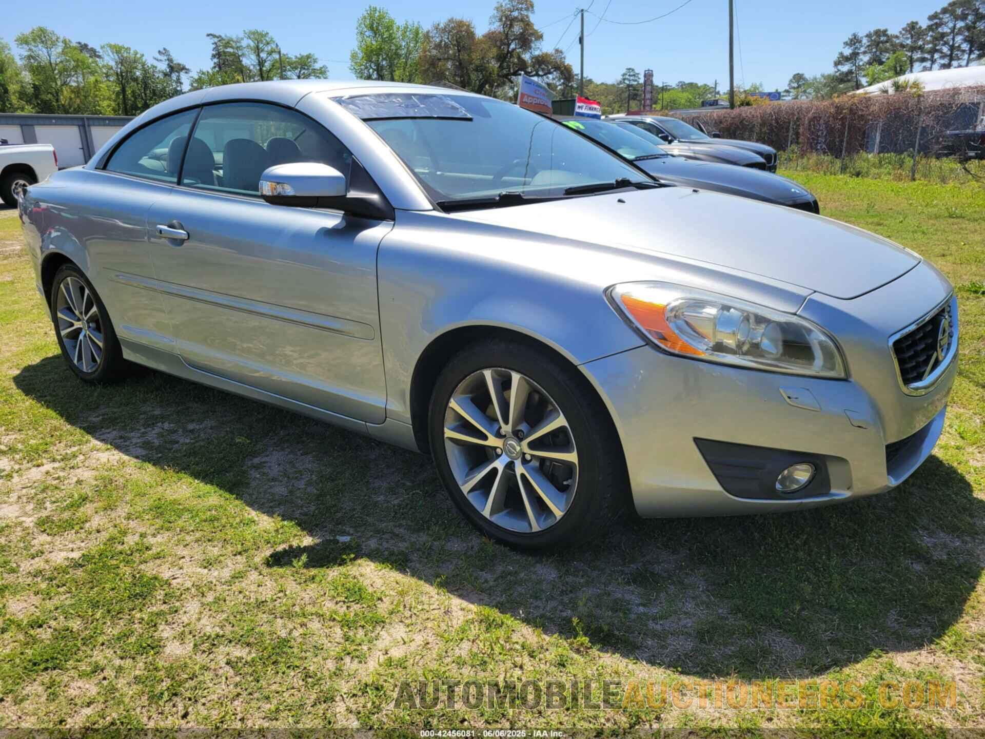 YV1672MC0DJ138119 VOLVO C70 2013