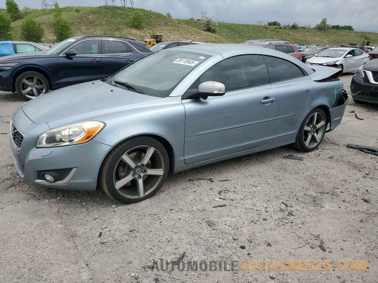 YV1672MC3DJ137501 VOLVO C70 2013