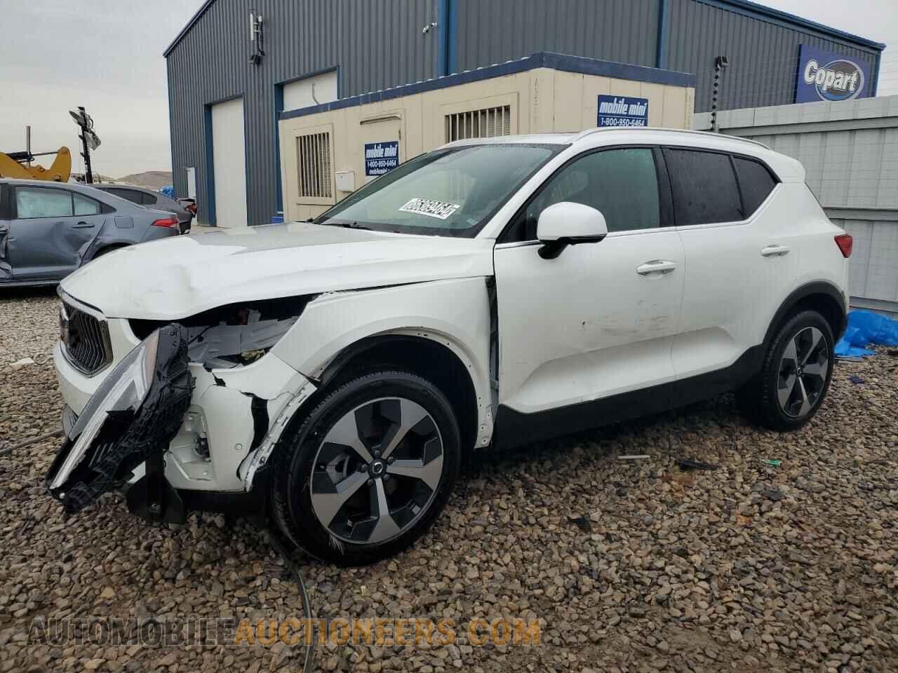 YV4L12UE9S2480975 VOLVO XC40 PLUS 2025