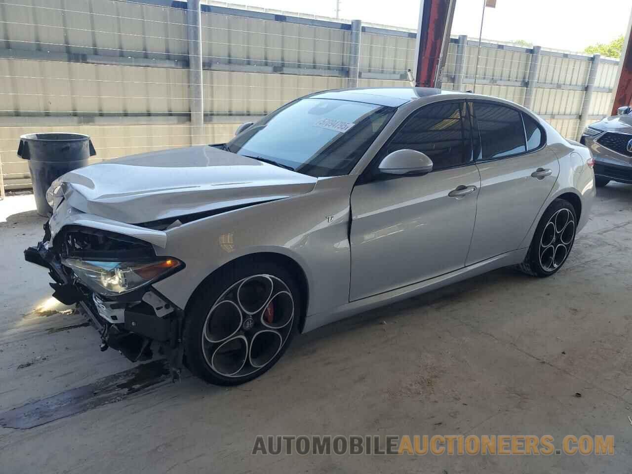 ZARFAMBNXP7667902 ALFA ROMEO GIULIA 2023