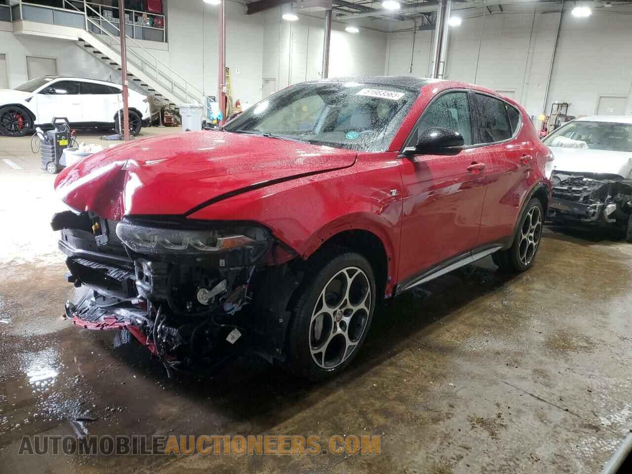 ZASPATCW8R3049721 ALFA ROMEO TONALE TI 2024