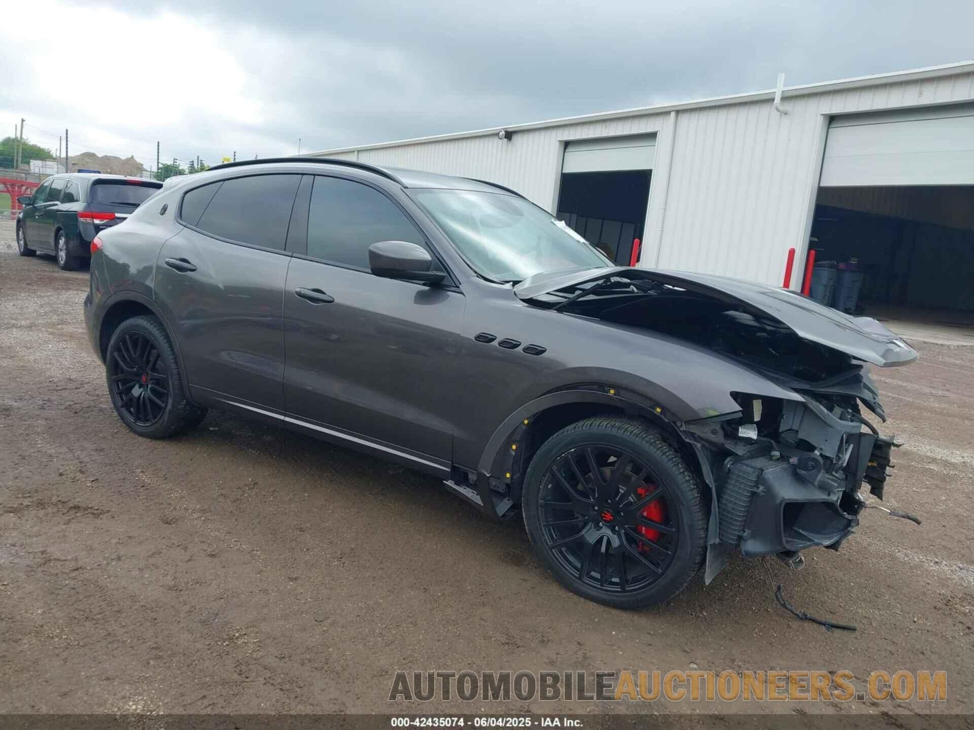ZN661XUS0HX239609 MASERATI LEVANTE 2017
